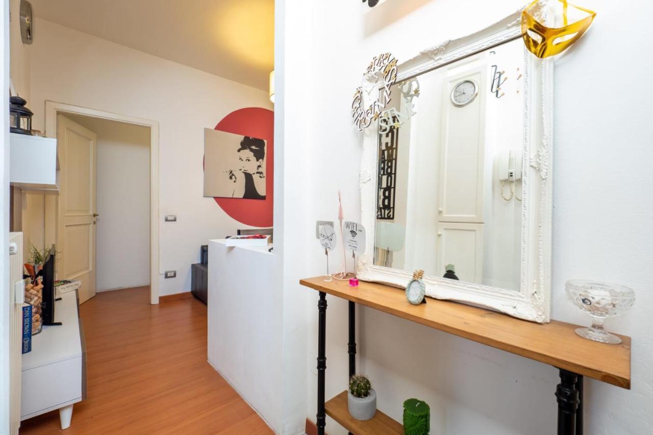 Navigli Apartment- Hosted By Sweetstay Milaan Buitenkant foto