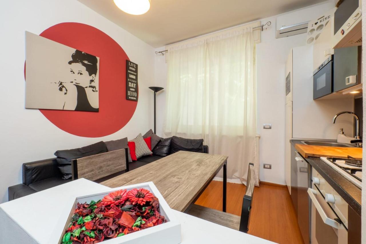 Navigli Apartment- Hosted By Sweetstay Milaan Buitenkant foto